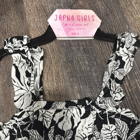 Black and White Floral Top for kids - Picture 4 of 5